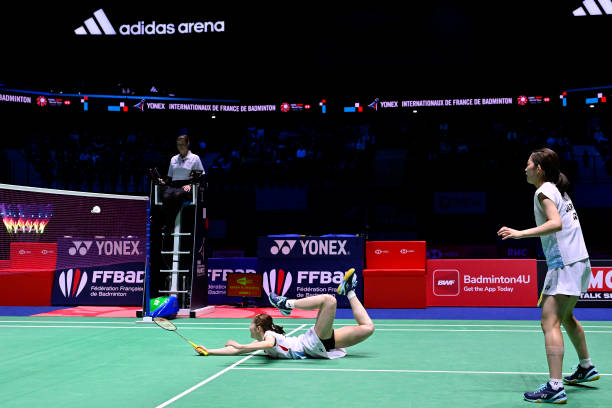 羽毛球场尺寸对比：业余场地与职业场地的长宽区别