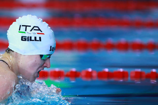 5分钟学会自由泳打腿：高效腿部动作分解教程